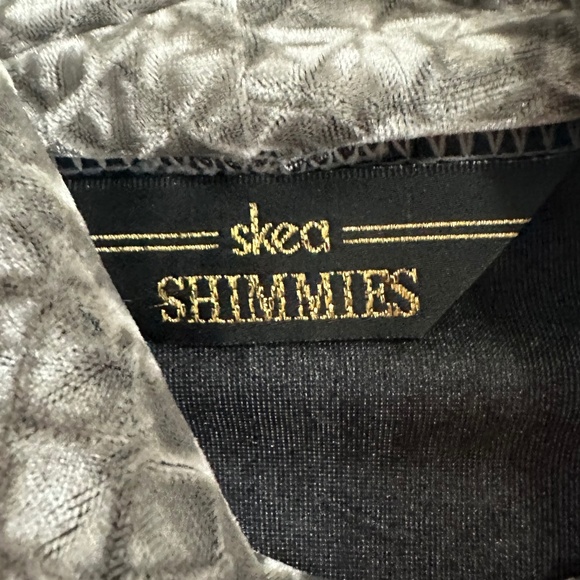 Skea Shimmies Shimmery Gray Velour Turtleneck Top, Apres-Ski, Size Large - Picture 7 of 7